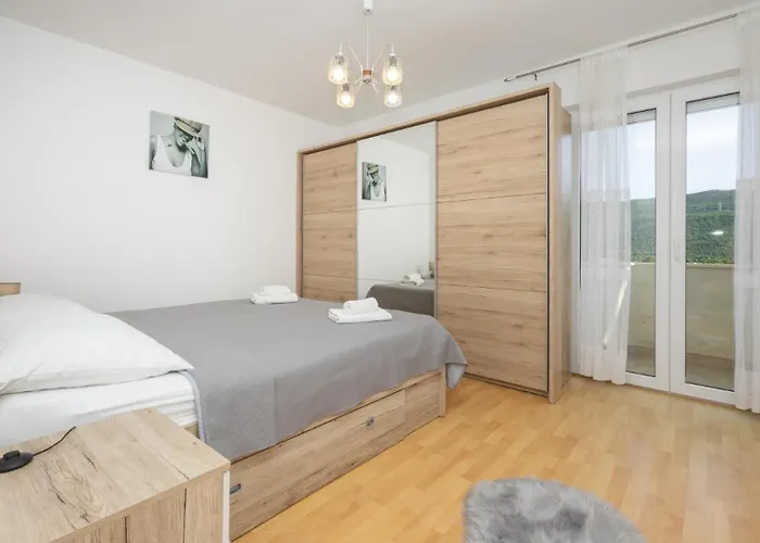 Neda By Guide Vila *